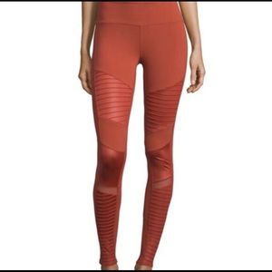 alo Moto leggings